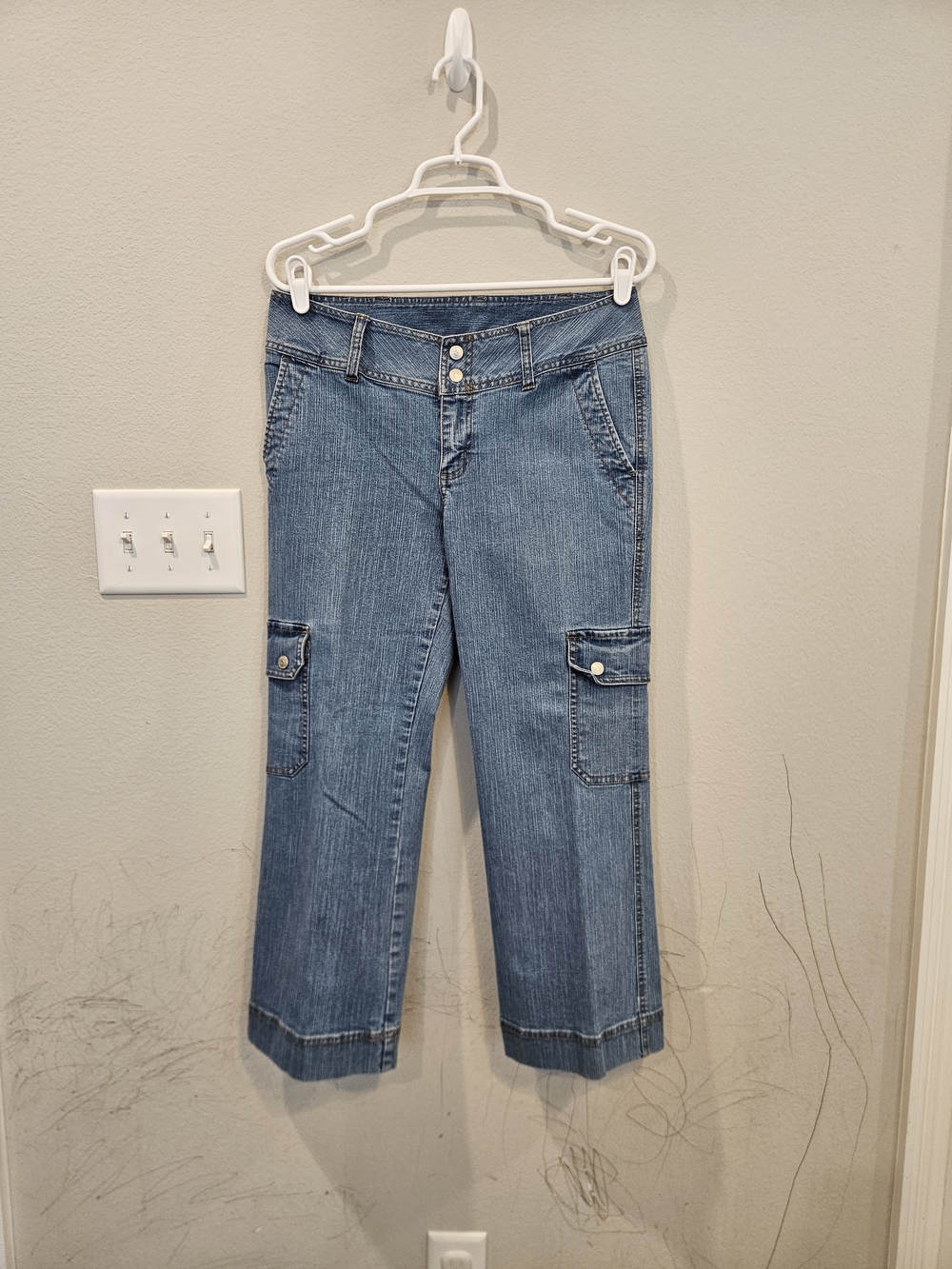 Ellemenno Y2K Blue Denim Mid/low Rise Cargo Capris Size 9